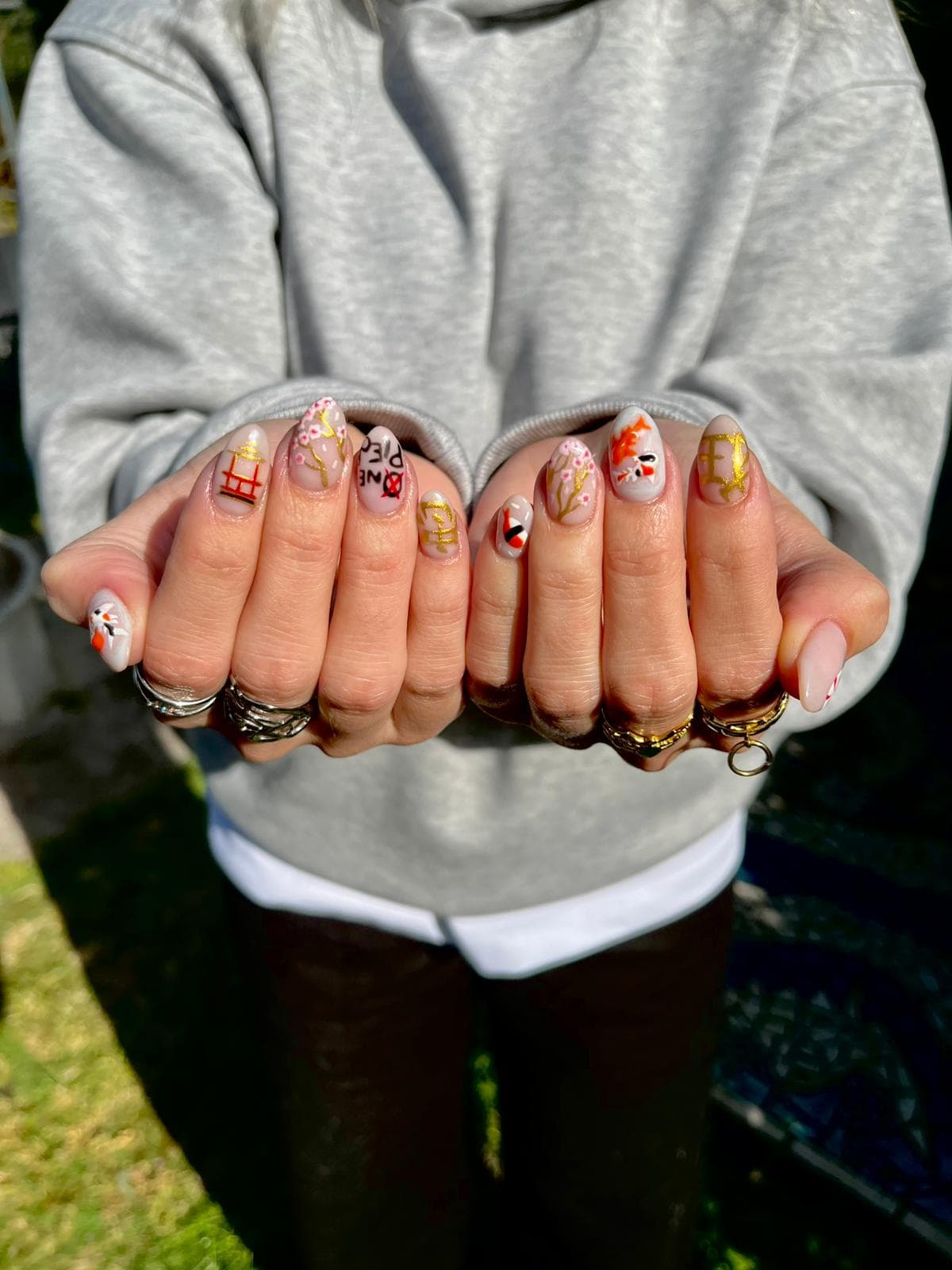 Nail art japonais fleuri
